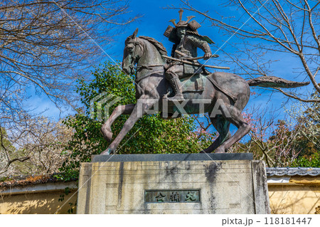 大阪府河内長野市 観心寺前の大楠公像 大阪府河内長野市 観心寺前の大楠公像 118181447