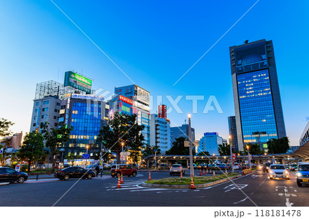 福島県　郡山市　郡山駅西口 ロータリー（夜景） 118181478