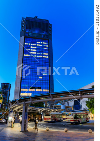 福島県 郡山市 郡山駅西口 ビッグアイとバスのりば(夜景) 福島県 郡山市 郡山駅西口 ビッグアイとバスのりば(夜景) 118181492