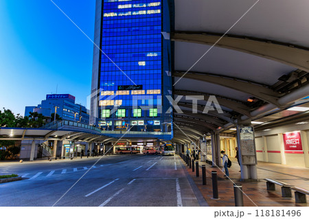 福島県　郡山市　郡山駅西口 ビッグアイとバスのりば（夜景） 118181496