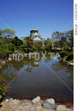 大阪城の春の情景 118181749