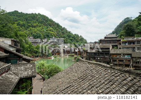 Beautiful view of the ancient city, river and mountains at Fenghuang Ancient Town. 118182141