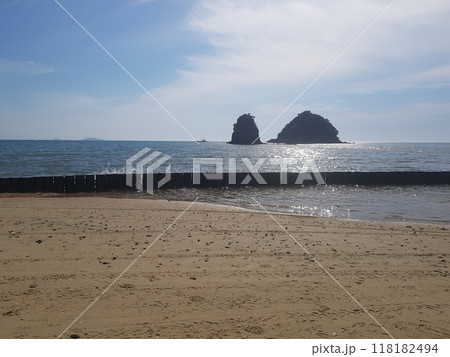 a view through tram window of the country side 118182494