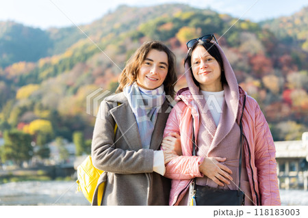 京都観光  インバウンド  外国人観光客 118183003