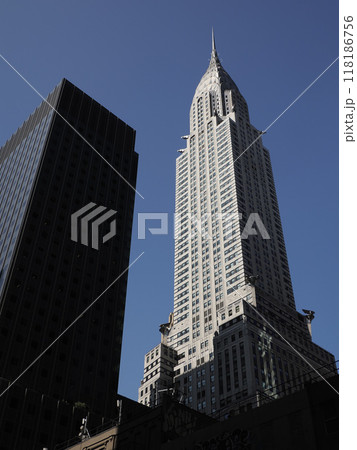 famous new york manhattan skyscrapers building 118186756