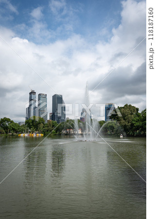 ルンピニ公園の風景・バンコク・タイ 118187160