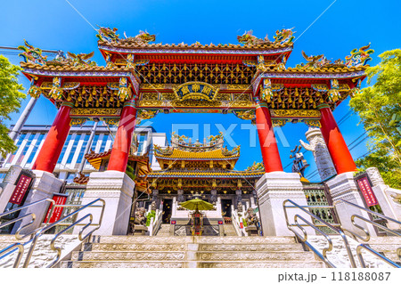 日本の横浜都市景観 横浜中華街・横浜関帝廟などを望む 118188087