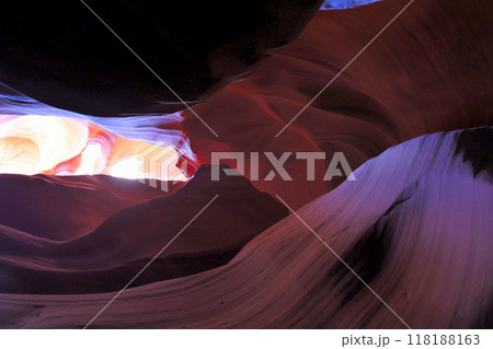 幻想的なアンテロープ　キャニオン 118188163