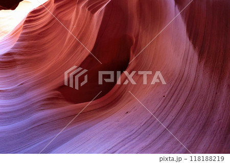 幻想的なアンテロープ キャニオン 幻想的なアンテロープ キャニオン 118188219