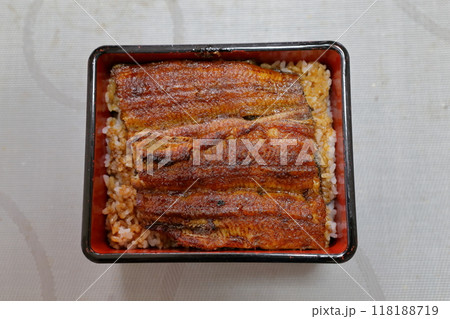 鰻重　うなぎじゅう 118188719