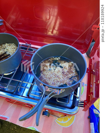 キャンプで作るラーメン キャンプで作るラーメン 118189924