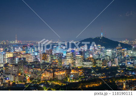 韓国ソウルの都市夜景 118190111
