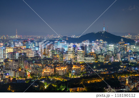 韓国ソウルの都市夜景 118190112