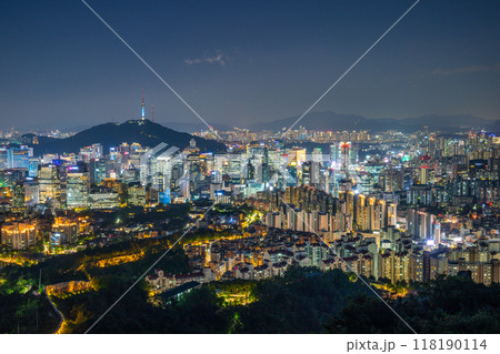 韓国ソウルの都市夜景 118190114