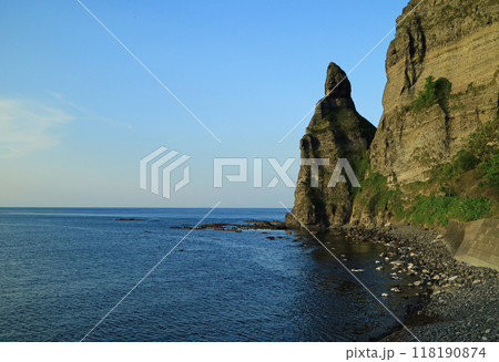 北海道積丹半島のアイヌ伝説のセタカムイの岩 北海道積丹半島のアイヌ伝説のセタカムイの岩 118190874