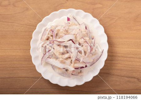 オニオンサラダ（ツナ　マヨネーズ和え） 118194066