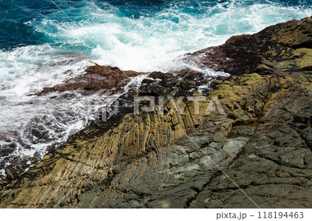 唐桑半島 八隻曳の岩場と波 唐桑半島 八隻曳の岩場と波 118194463