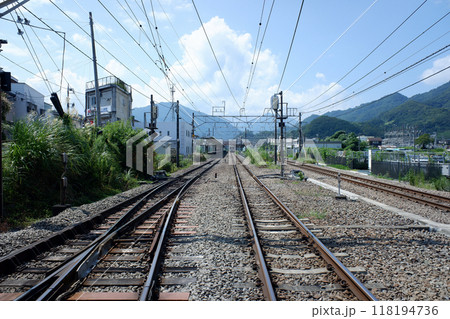 山梨県　大月駅（高月踏切より） 118194736