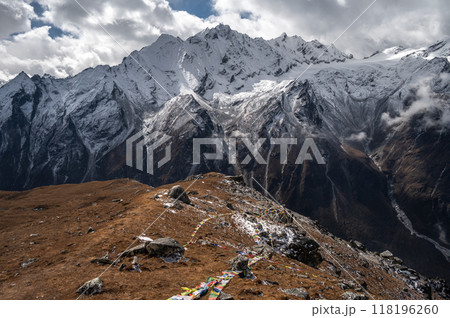 Spectacular view of the mountains landscape seen from Tsergo Ri (4,990m) the high point on the Langtang valley trek of Nepal. 118196260