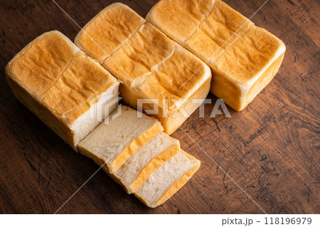 食パン　bread 118196979
