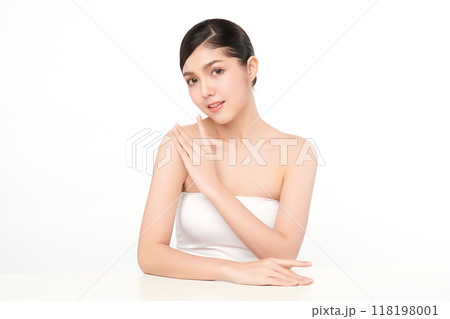 Beautiful young asian woman with clean fresh skin on white background, Face care, Facial treatment, Cosmetology, beauty and spa, Asian women portrait. 118198001