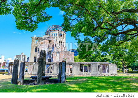 夏の原爆ドーム　広島県広島市 118198618
