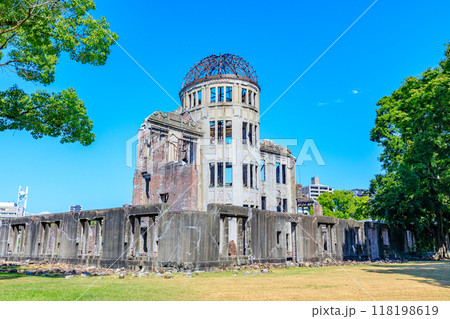 夏の原爆ドーム　広島県広島市 118198619