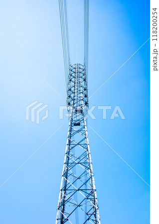 高圧送電鉄塔と快晴の空 c-2 高コントラスト 高圧送電鉄塔と快晴の空 c-2 高コントラスト 118200254