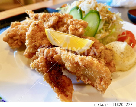美味しそうな唐揚げ定食 美味しそうな唐揚げ定食 118201277