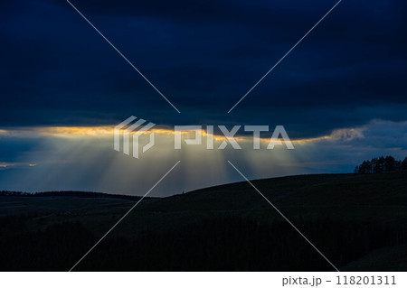 【天使の梯子】霧ケ峰高原から見る天使の梯子【長野県】 118201311