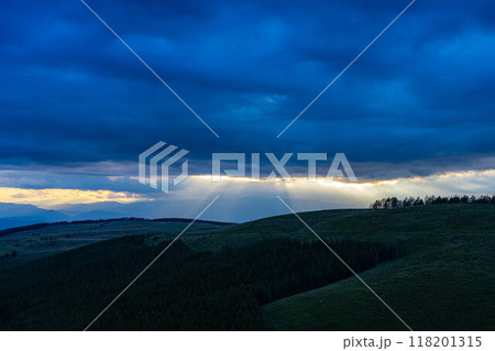 【天使の梯子】霧ケ峰高原から見る天使の梯子【長野県】 118201315