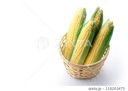 新鮮なトウモロコシ 118201473