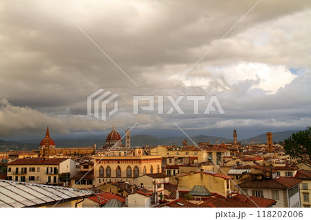 南ヨーロッパのイタリア共和国トスカーナ州フィレンツェ ドゥオモのクーポラなど世界遺産の歴史地区の眺望 南ヨーロッパのイタリア共和国トスカーナ州フィレンツェ ドゥオモのクーポラなど世界遺産の歴史地区の眺望 118202006