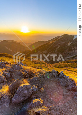 【夕焼け素材】秋の硫黄岳から見る夕焼け【長野県】 118202148