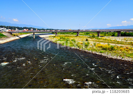 殿島橋/天竜川より上流/春近大橋方面を望む(長野県伊那市)【2024.9】 殿島橋/天竜川より上流/春近大橋方面を望む(長野県伊那市)【2024.9】 118203685