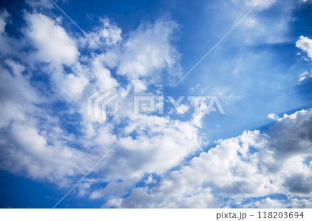 秋の空 青空 晴れ 空素材 9月 118203694