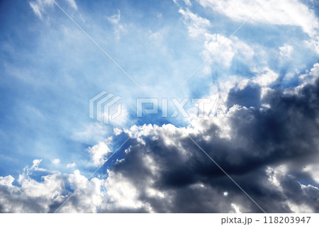 秋の空 青空 晴れ 空素材 9月 118203947