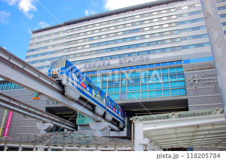 JR小倉駅とモノレール JR小倉駅とモノレール 118205784