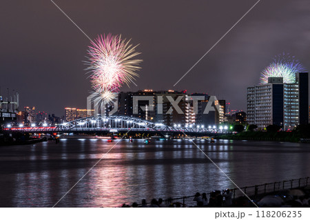 《東京都》隅田川花火大会・白鬚橋をのぞむ 《東京都》隅田川花火大会・白鬚橋をのぞむ 118206235