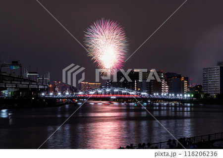 《東京都》隅田川花火大会・白鬚橋をのぞむ 《東京都》隅田川花火大会・白鬚橋をのぞむ 118206236