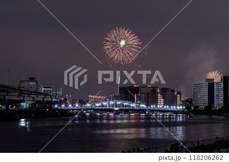 《東京都》隅田川花火大会・白鬚橋をのぞむ 《東京都》隅田川花火大会・白鬚橋をのぞむ 118206262