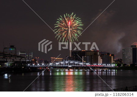 《東京都》隅田川花火大会・白鬚橋をのぞむ 《東京都》隅田川花火大会・白鬚橋をのぞむ 118206314