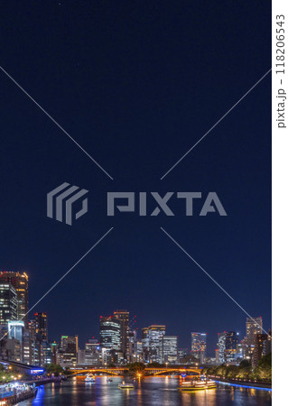 天満橋から見える中之島の美しい夜景 118206543