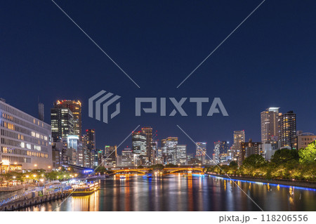 天満橋から見える中之島の美しい夜景 118206556