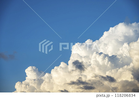 夕焼け空 夏の終わり 晩夏 初秋 空素材 118206834