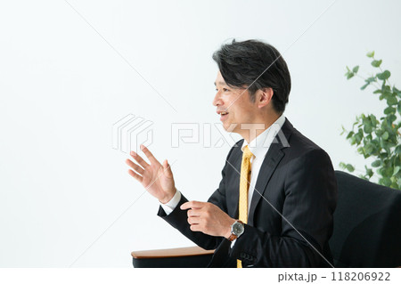ビジネスマン　対談　インタビュー 118206922