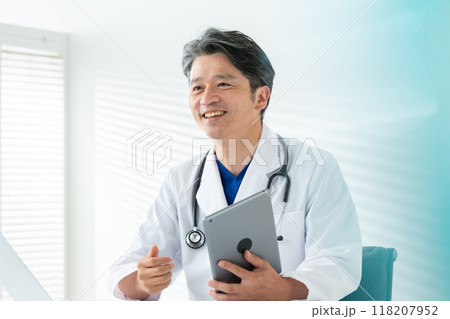 白衣の男性 医療 白衣の男性 医療 118207952