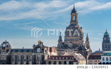 Huge dome of Frauenkirche Lutheran Church of Our Lady dominating the skyline of Dresden, Saxony, Germany Huge dome of Frauenkirche Lutheran Church of Our Lady dominating the skyline of Dresden, Saxony, Germany 118208911