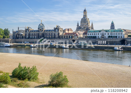 Huge dome of Frauenkirche Lutheran Church of Our Lady dominating the skyline of Dresden, Saxony, Germany Huge dome of Frauenkirche Lutheran Church of Our Lady dominating the skyline of Dresden, Saxony, Germany 118208942