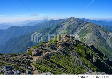【南アルプス】北岳からの間ノ岳 118211146